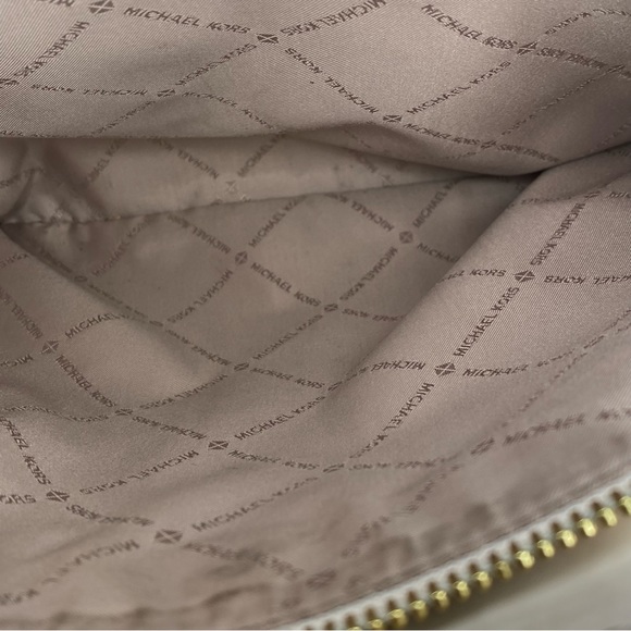 Michael Kors shoulder/ handbag - Picture 8 of 11